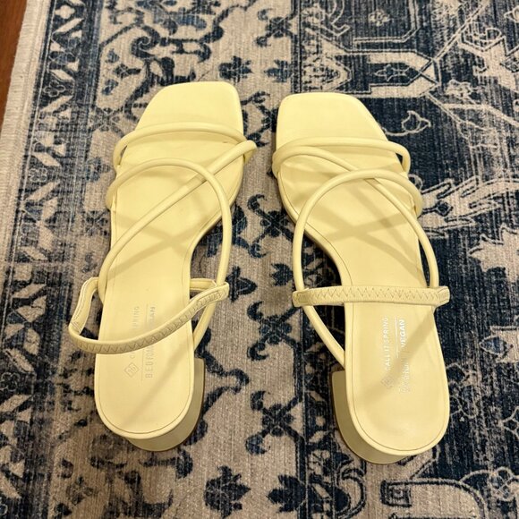 Women's Butter Yellow Block Heeled Sandal (Size 8) - Picture 1 of 4